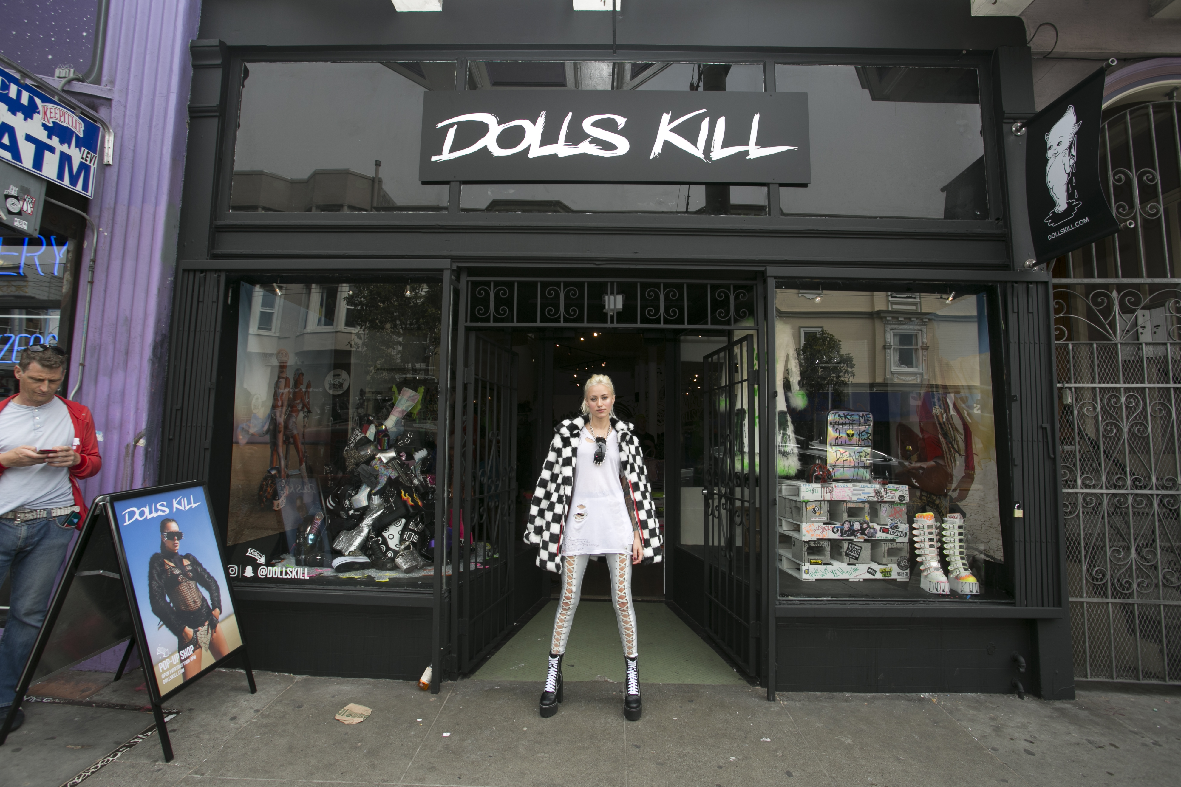 Dolls store. Dollskill магазин. Dolls Kill интернет магазин. Dolls Kill shop. Dollskill одежда.