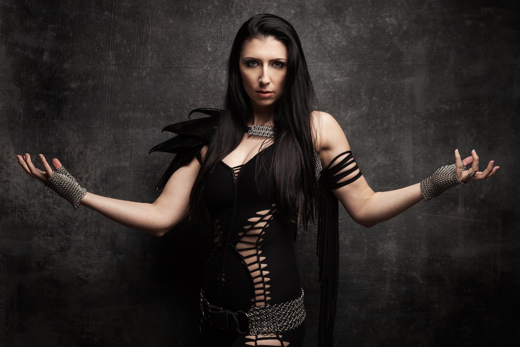 Женщина метал. Unleash the Archers группа. Unleash the Archers Brittney Hayes. Britney unleash the Archers. Britney Slayes unleash the Archers.